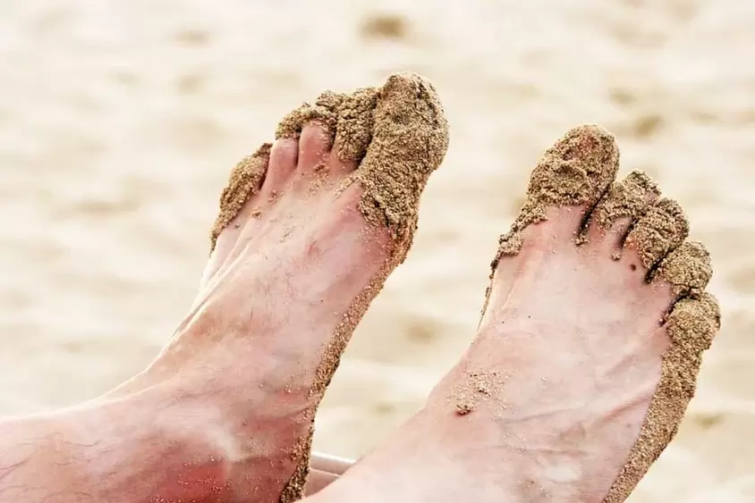 Behandlung von Fußpilz mit Zenidol-Creme