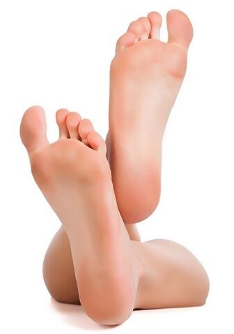 Schöne Füße und Zehen das Ergebnis der Verwendung von Zenidol-Creme