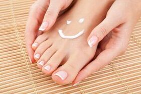 Salbe zur Behandlung von Fußpilz